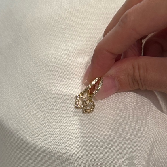 Rachel Parcell x Electric Picks Gold Initial Earrings D - Picture 7 of 8